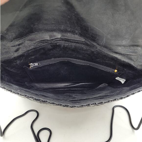 La Regale Vintage Black Metal Mesh Snap Flap Snake Chain Strap Crossbody Bag - Picture 11 of 16